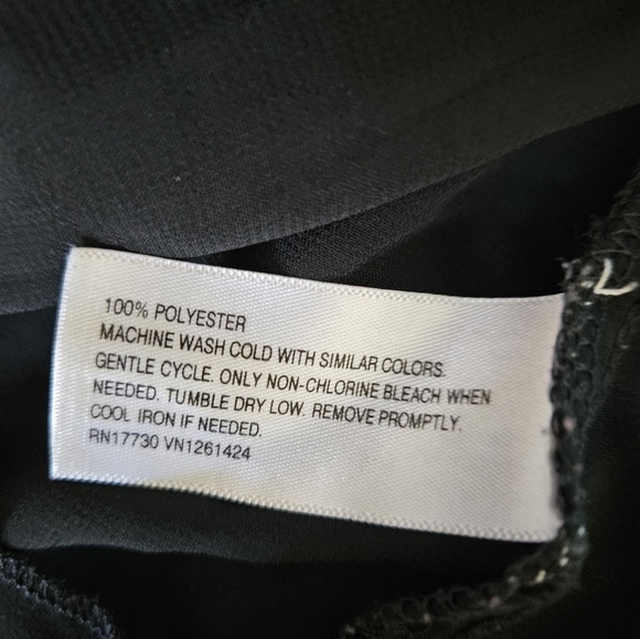 Sheer Pocket Cinched Top - Picture 9 of 9